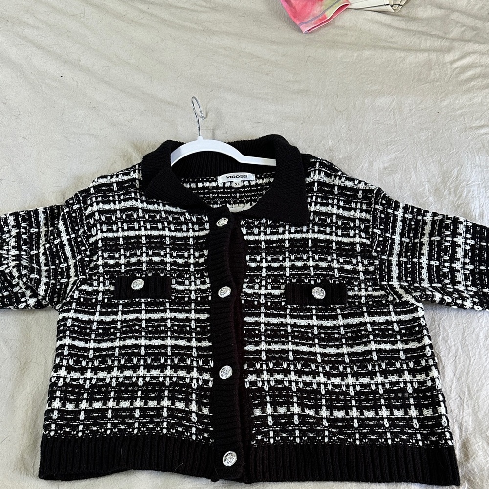 Vigoss Black and White Button Down Sweater
